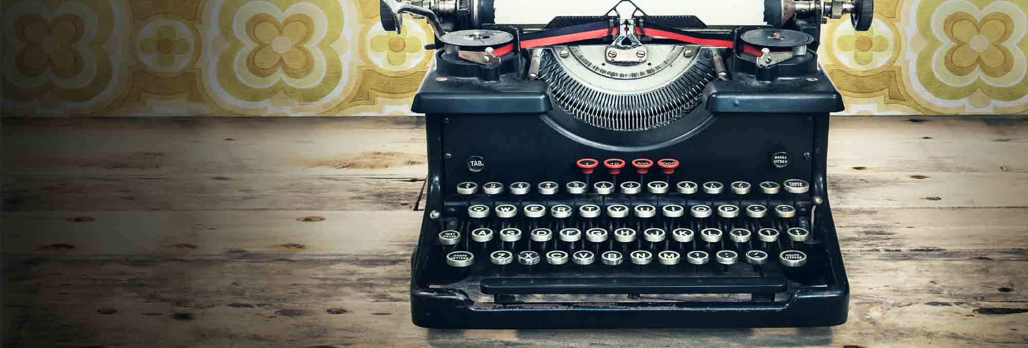 Ian_Balfour_typewriter