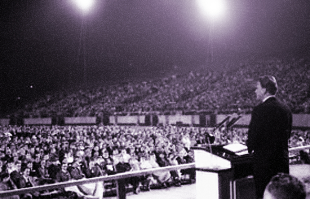 billy_graham_preaching_wee